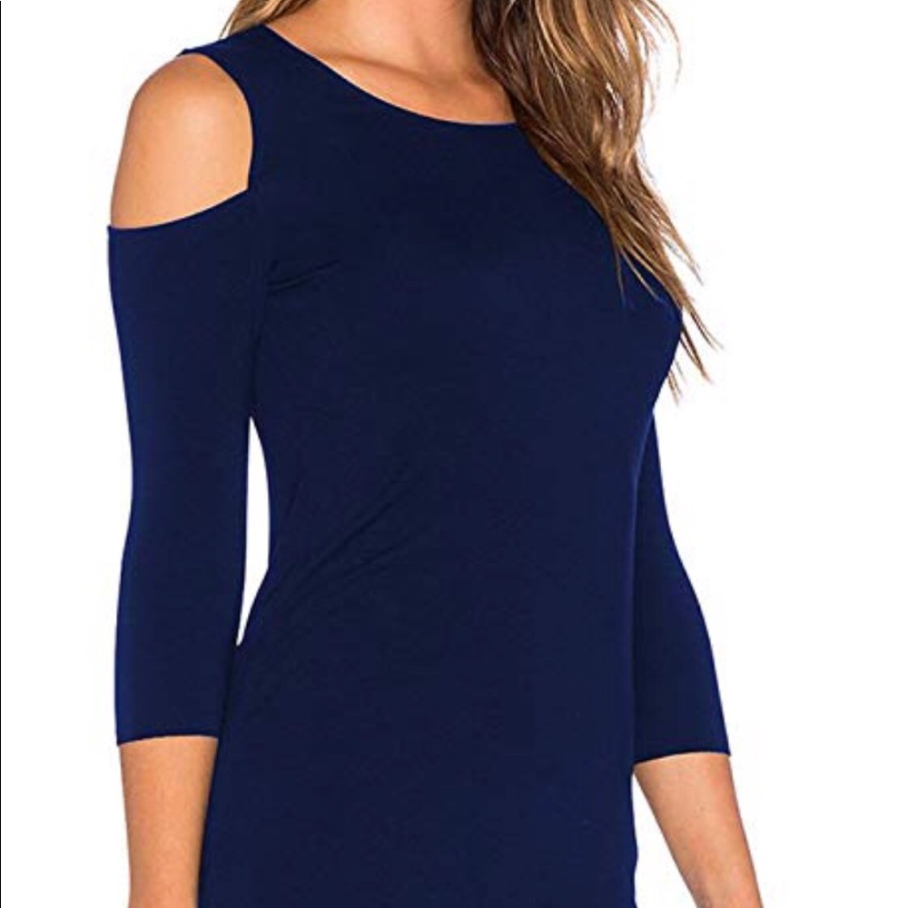 Navy blue 3/4 cold shoulder + free leggings